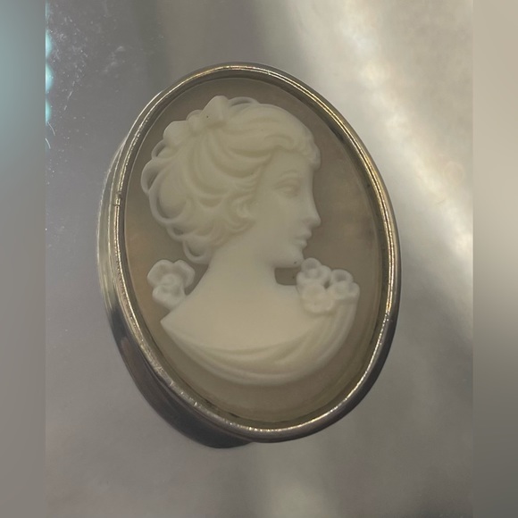 3 for $30 Little Brooch Beige and White Resin Cameo in Silver Tone Bezel Setting - Picture 4 of 7